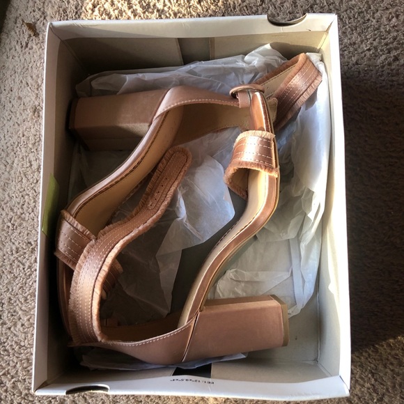 Blush Lauren Conrad high heel sandals 👡 - Picture 4 of 10